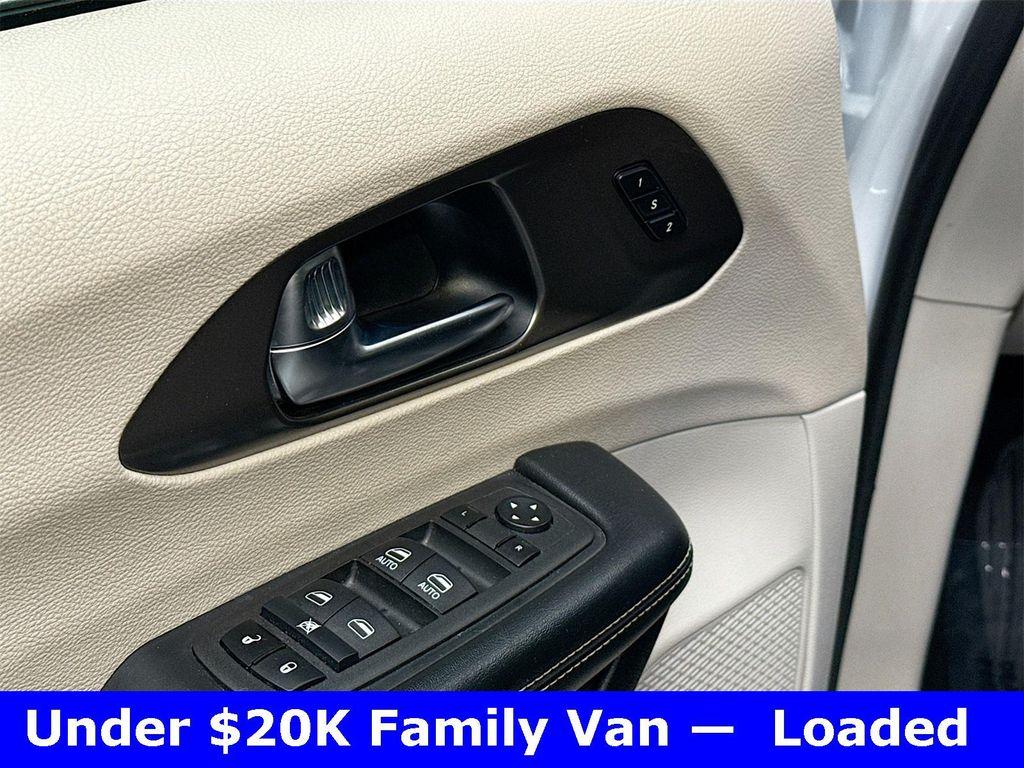 used 2022 Chrysler Pacifica car, priced at $20,491