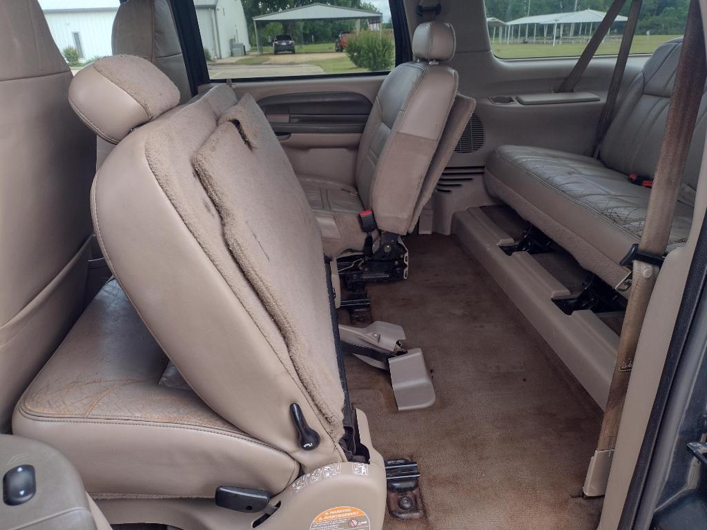 used 2001 Ford Excursion car, priced at $5,900