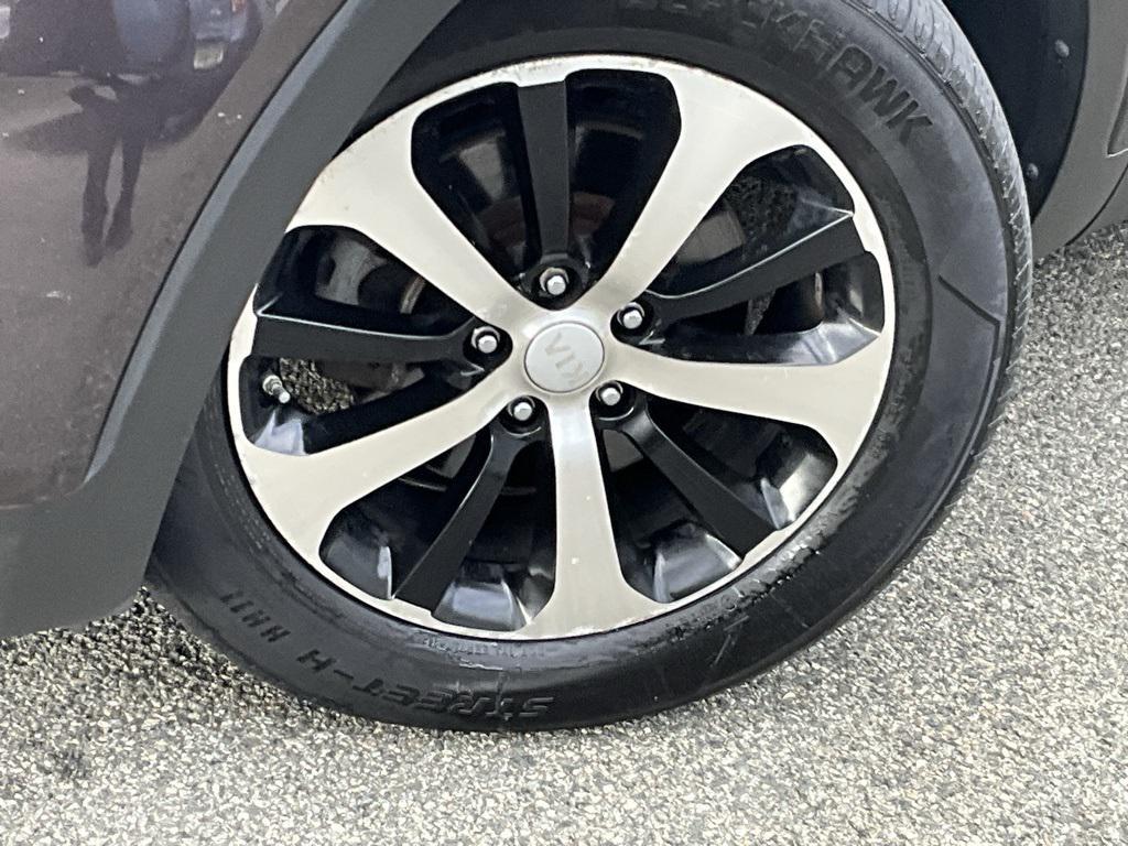 used 2016 Kia Sorento car, priced at $11,111