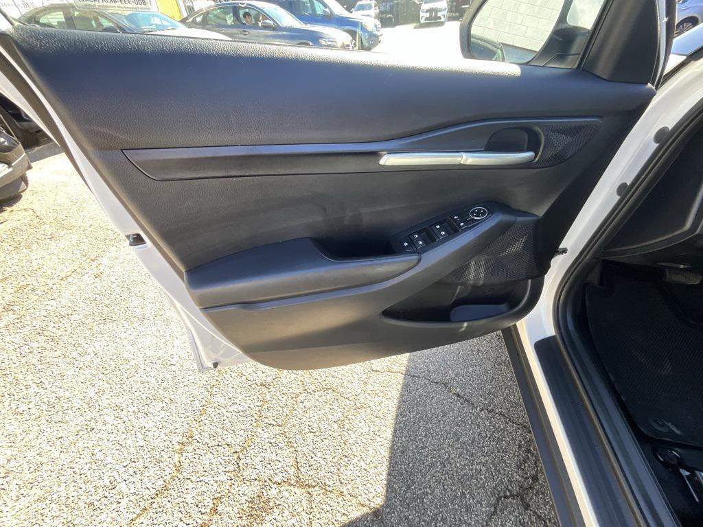 used 2025 Kia Seltos car, priced at $24,989