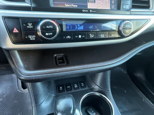 used 2015 Toyota Highlander car, priced at $21,892