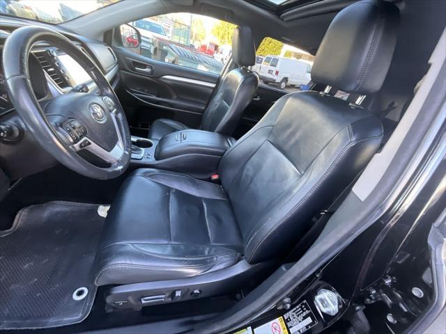 used 2015 Toyota Highlander car, priced at $21,892