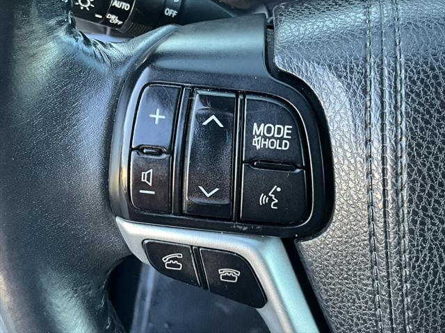 used 2015 Toyota Highlander car, priced at $21,892