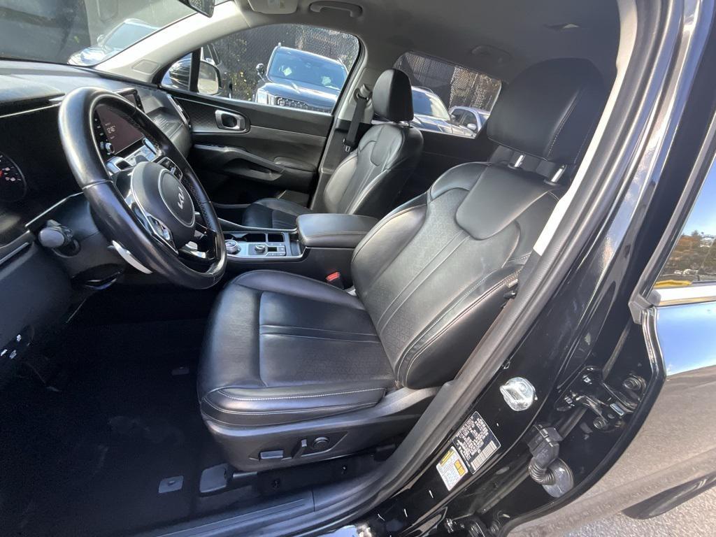used 2023 Kia Sorento Hybrid car, priced at $26,999