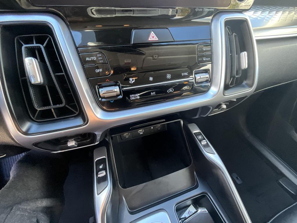 used 2023 Kia Sorento Hybrid car, priced at $26,999