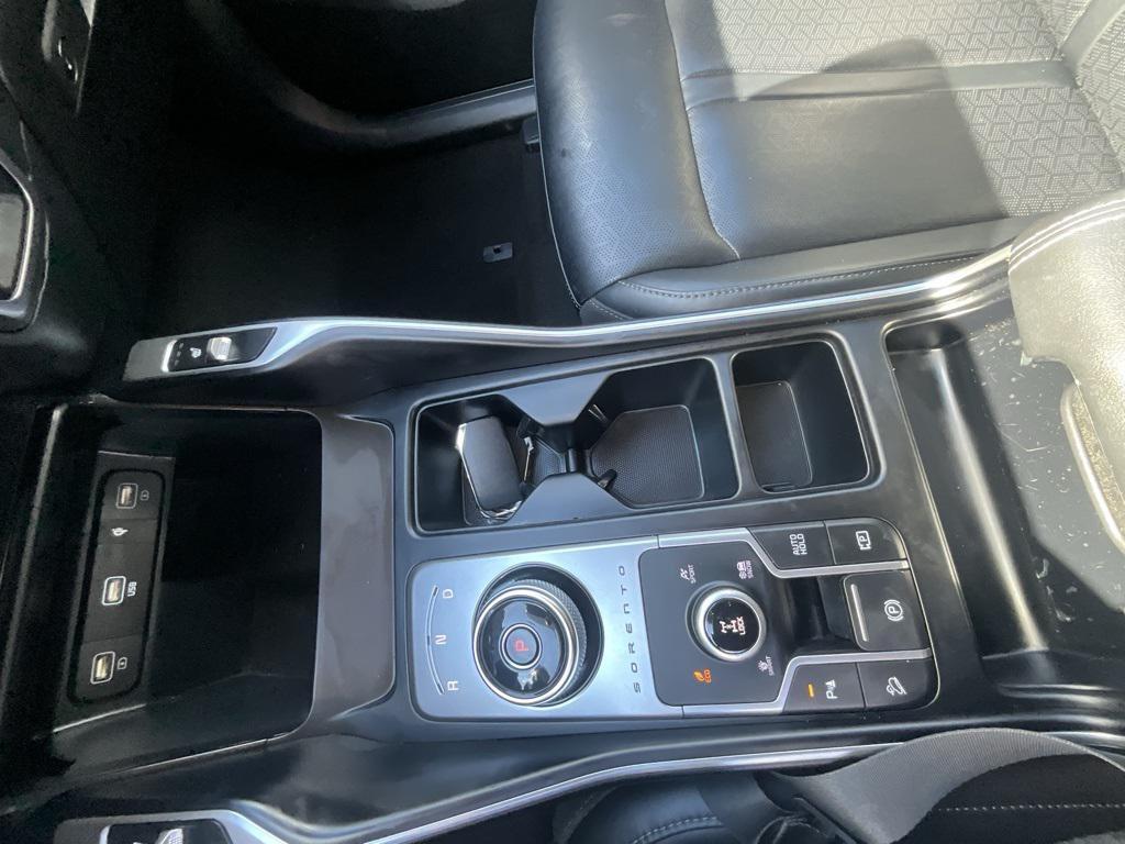 used 2023 Kia Sorento Hybrid car, priced at $26,999