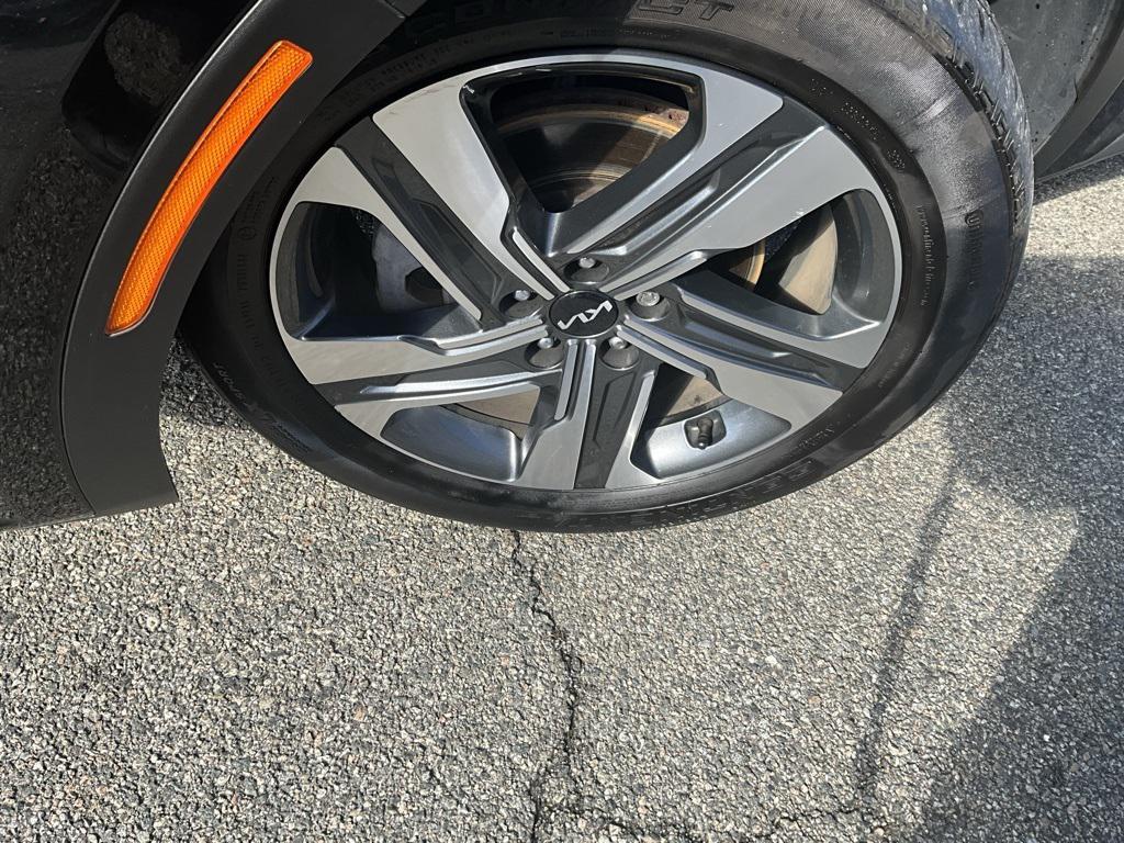 used 2023 Kia Sorento Hybrid car, priced at $26,999