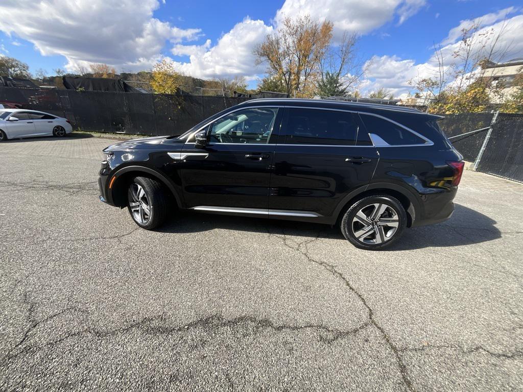 used 2023 Kia Sorento Hybrid car, priced at $26,999