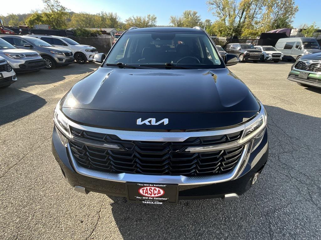 used 2025 Kia Seltos car, priced at $25,195