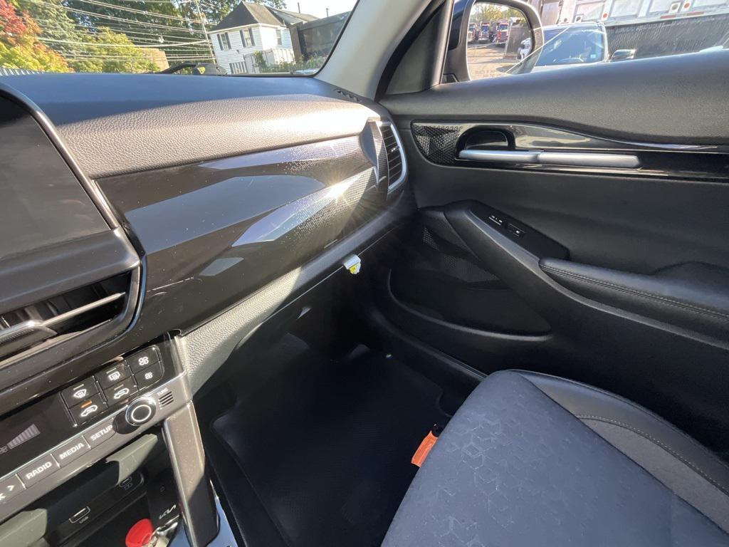 used 2025 Kia Seltos car, priced at $25,195