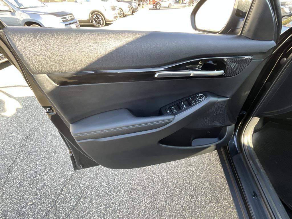 used 2025 Kia Seltos car, priced at $25,195