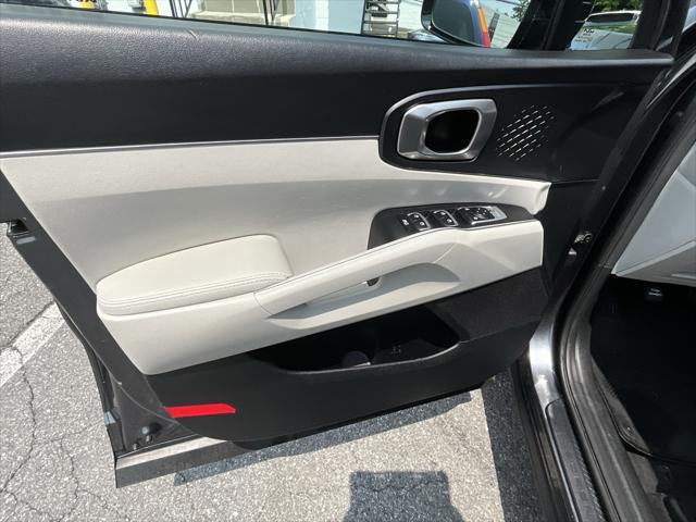 used 2022 Kia Sorento car, priced at $25,999
