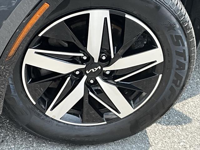 used 2022 Kia Sorento car, priced at $25,999