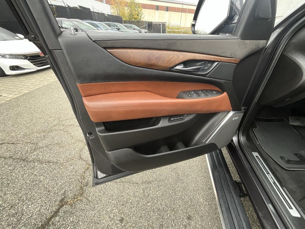 used 2016 Cadillac Escalade ESV car, priced at $25,791