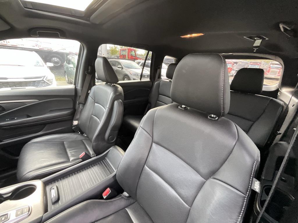used 2022 Honda Passport car, priced at $29,999