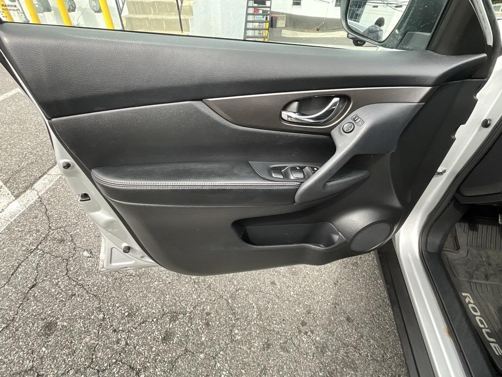 used 2014 Nissan Rogue car, priced at $10,698