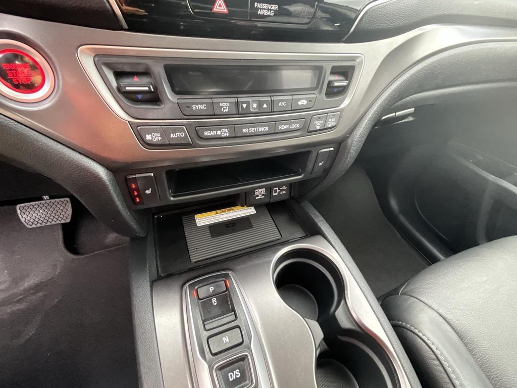 used 2022 Honda Pilot car, priced at $28,999