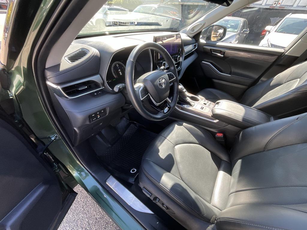 used 2023 Toyota Highlander Hybrid car, priced at $44,888