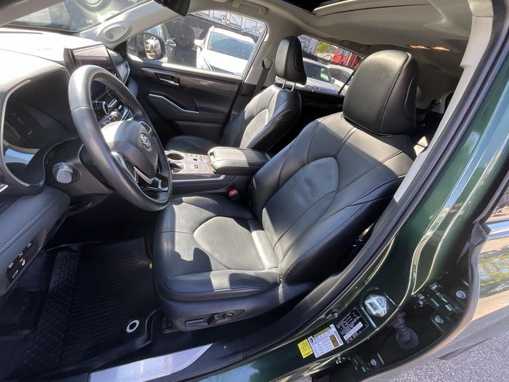 used 2023 Toyota Highlander Hybrid car, priced at $44,888