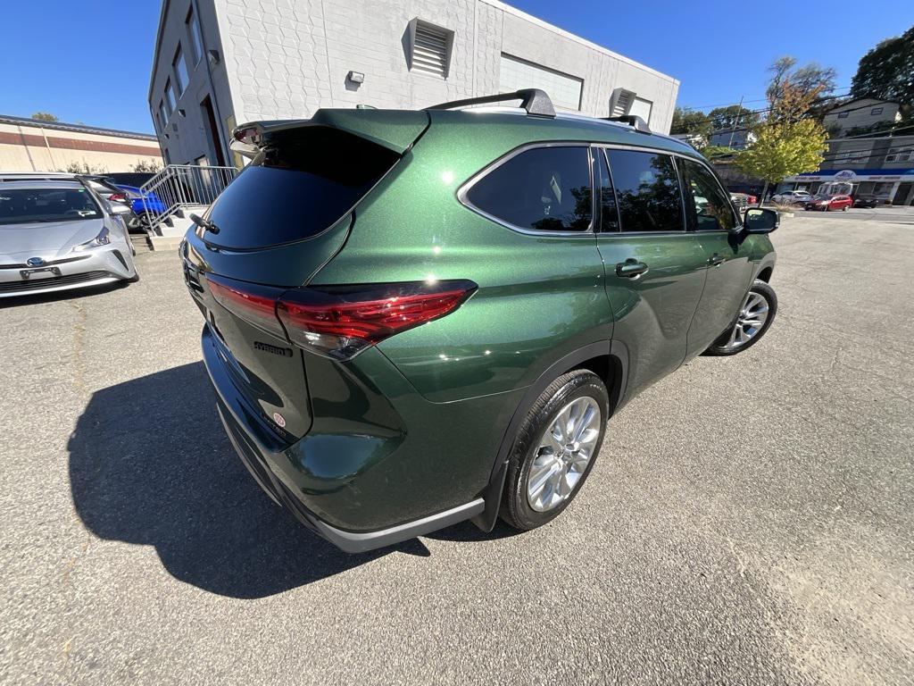 used 2023 Toyota Highlander Hybrid car, priced at $44,888