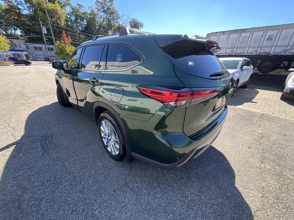 used 2023 Toyota Highlander Hybrid car, priced at $44,888