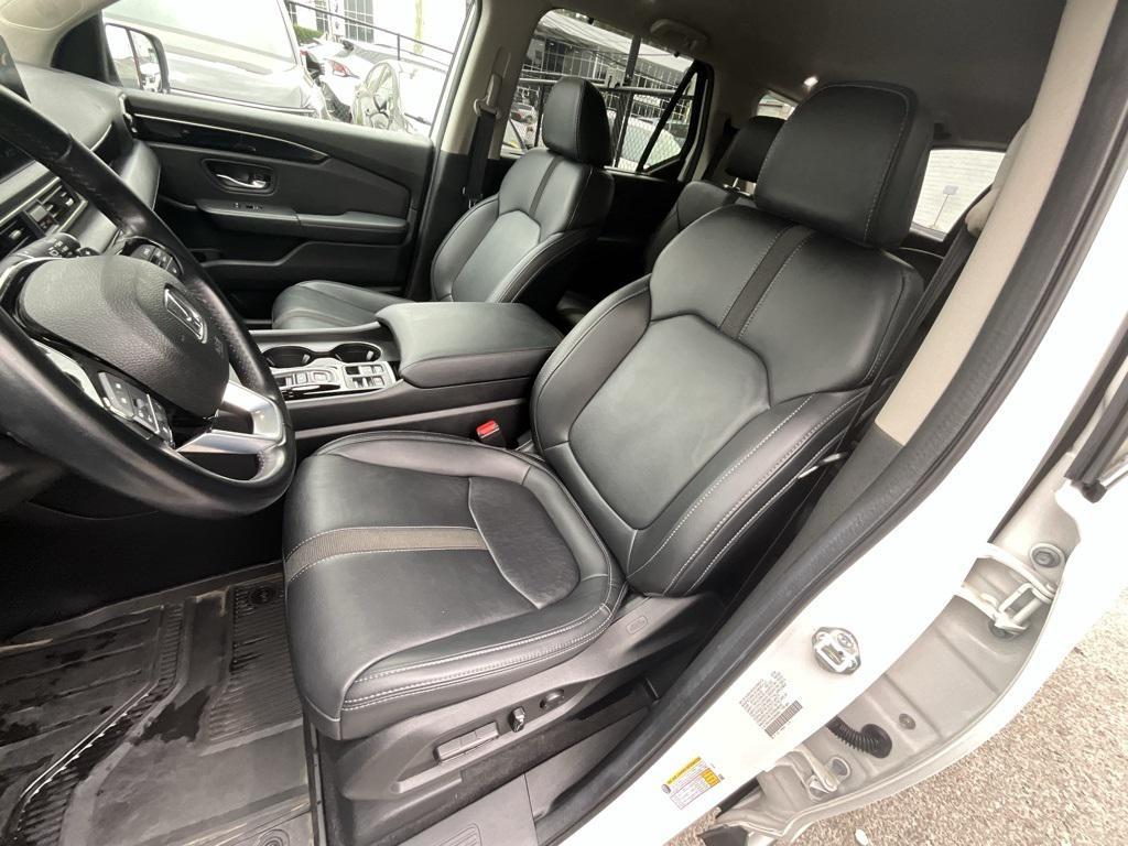 used 2025 Honda Pilot car, priced at $40,999