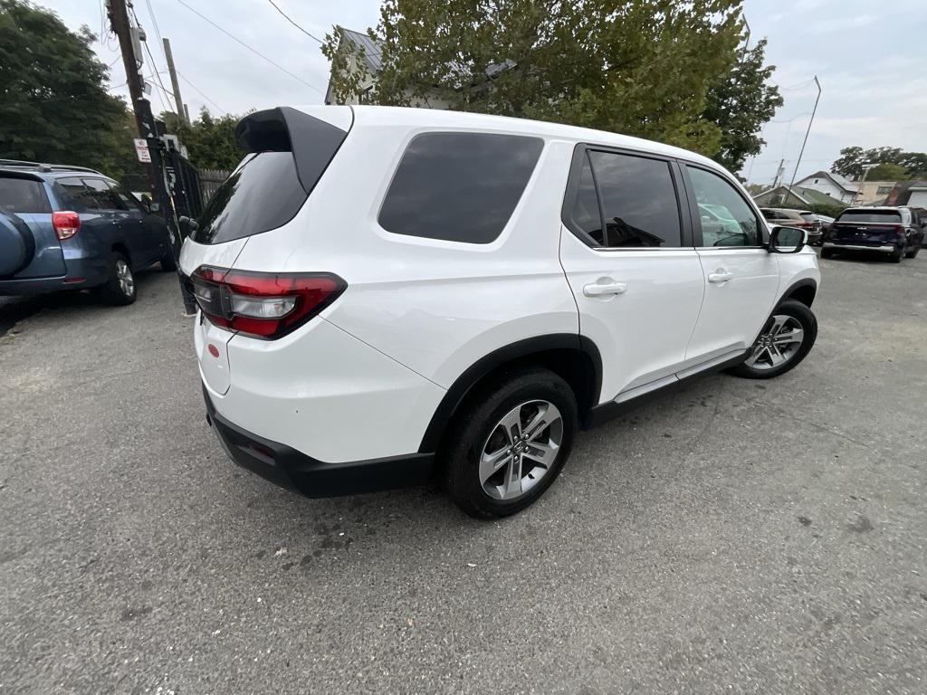 used 2025 Honda Pilot car, priced at $40,999