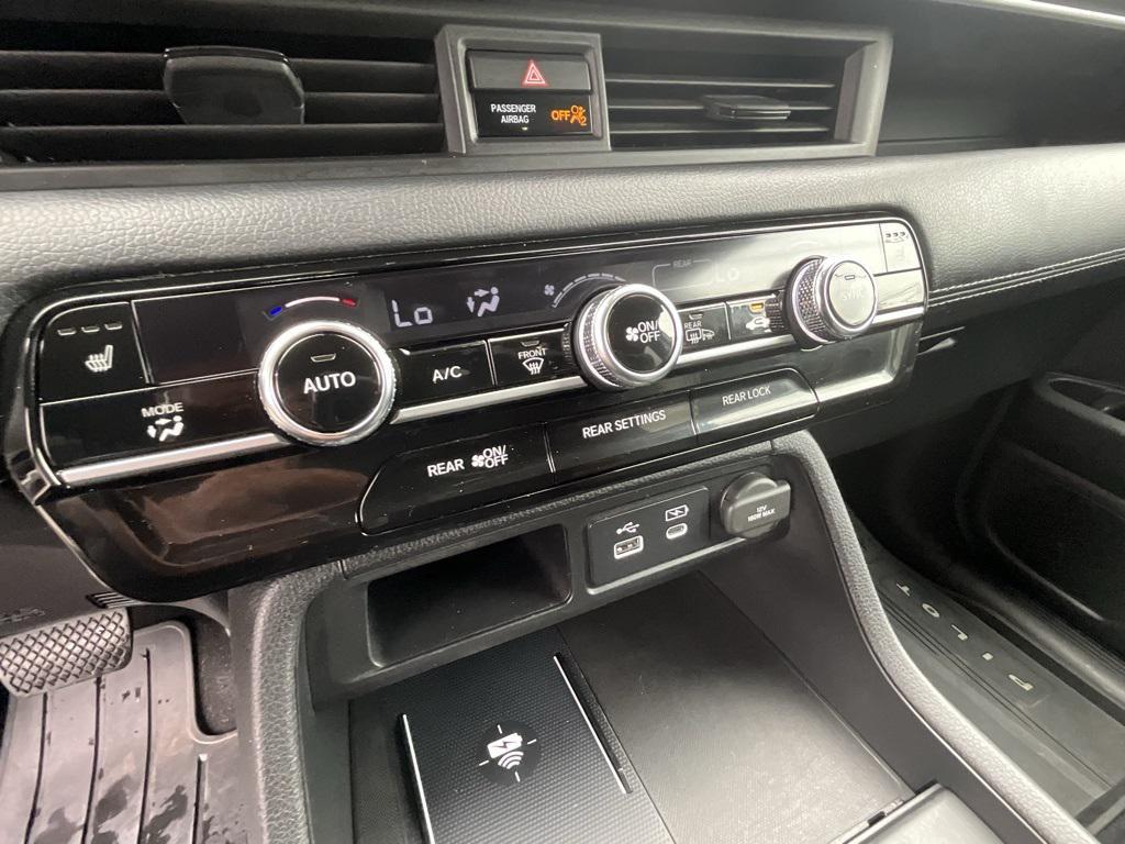 used 2025 Honda Pilot car, priced at $40,999