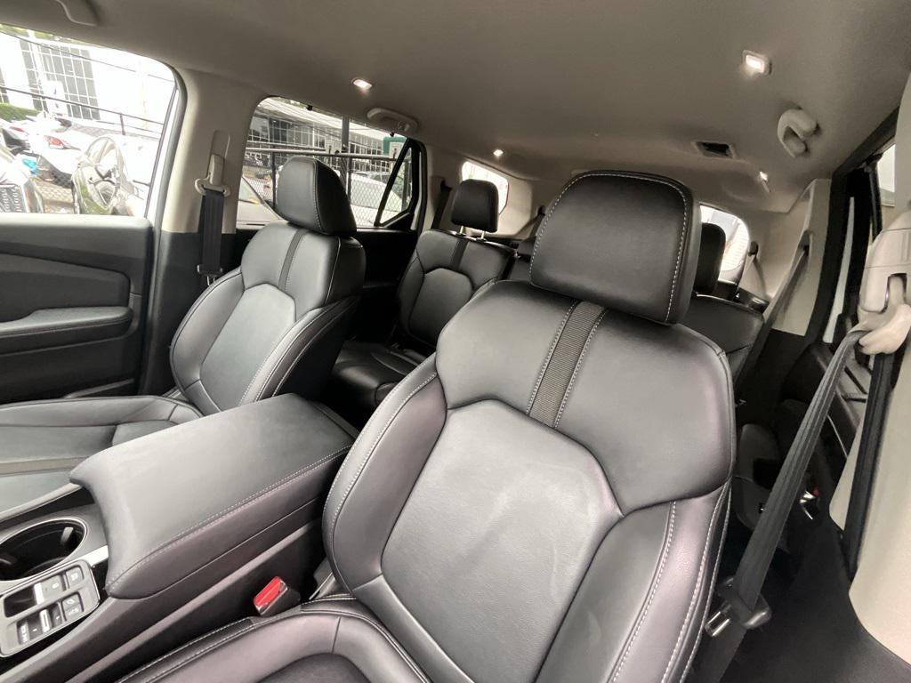 used 2025 Honda Pilot car, priced at $40,999