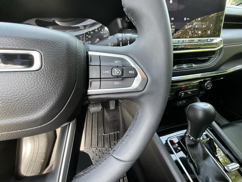 used 2022 Jeep Compass car, priced at $20,999