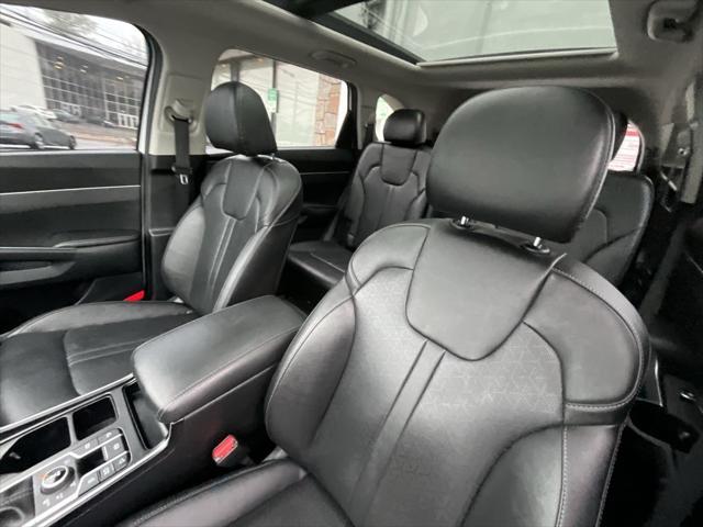 used 2022 Kia Sorento car, priced at $30,999