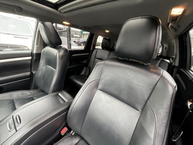 used 2018 Toyota Highlander car, priced at $26,949