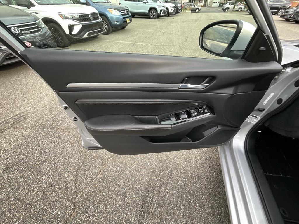 used 2023 Nissan Altima car, priced at $21,292