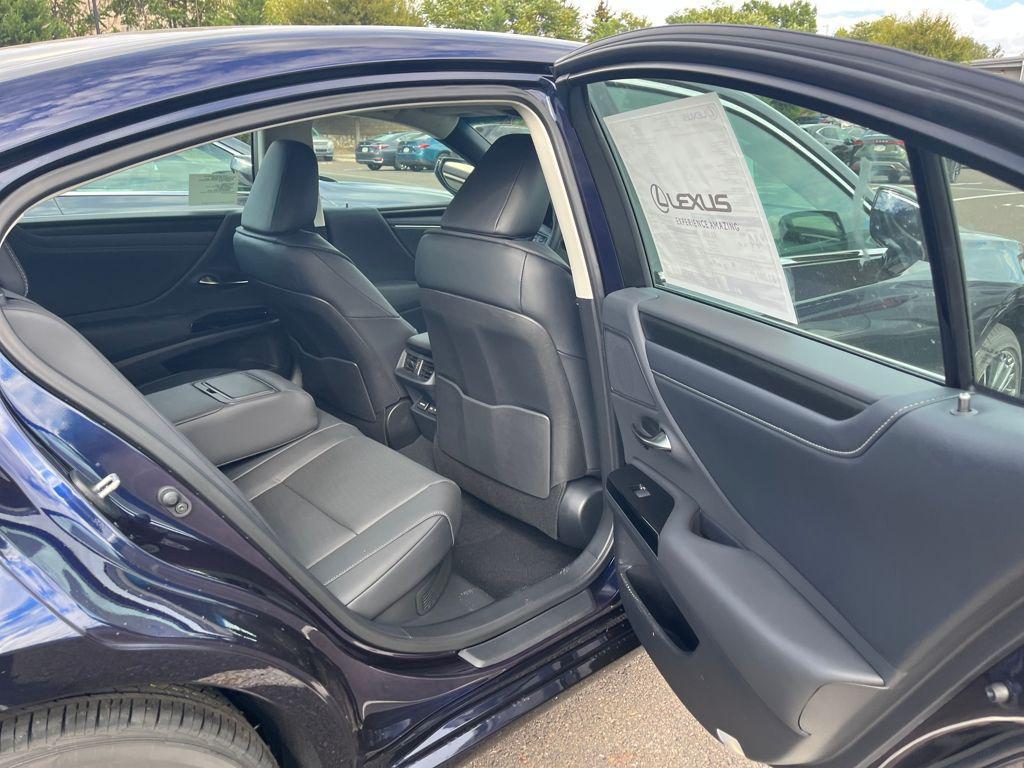new 2025 Lexus ES 300h car, priced at $49,594