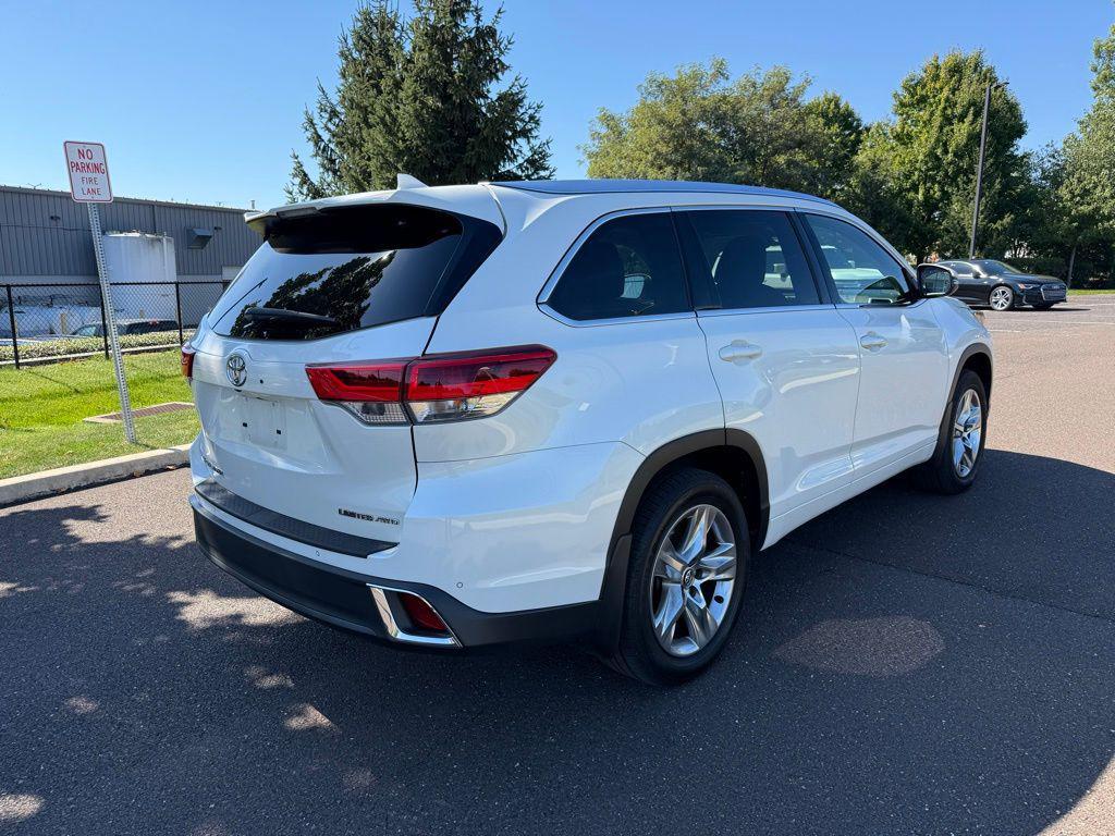 used 2019 Toyota Highlander car, priced at $29,993
