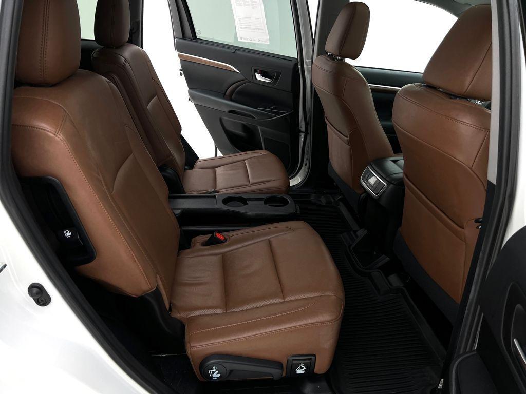 used 2019 Toyota Highlander car, priced at $29,993