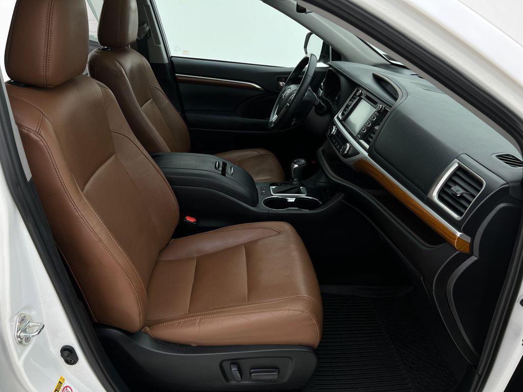 used 2019 Toyota Highlander car, priced at $29,993
