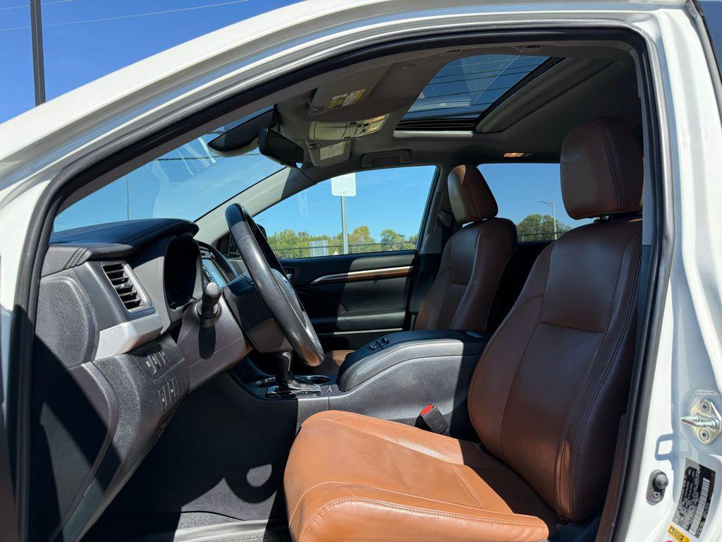 used 2019 Toyota Highlander car, priced at $29,993