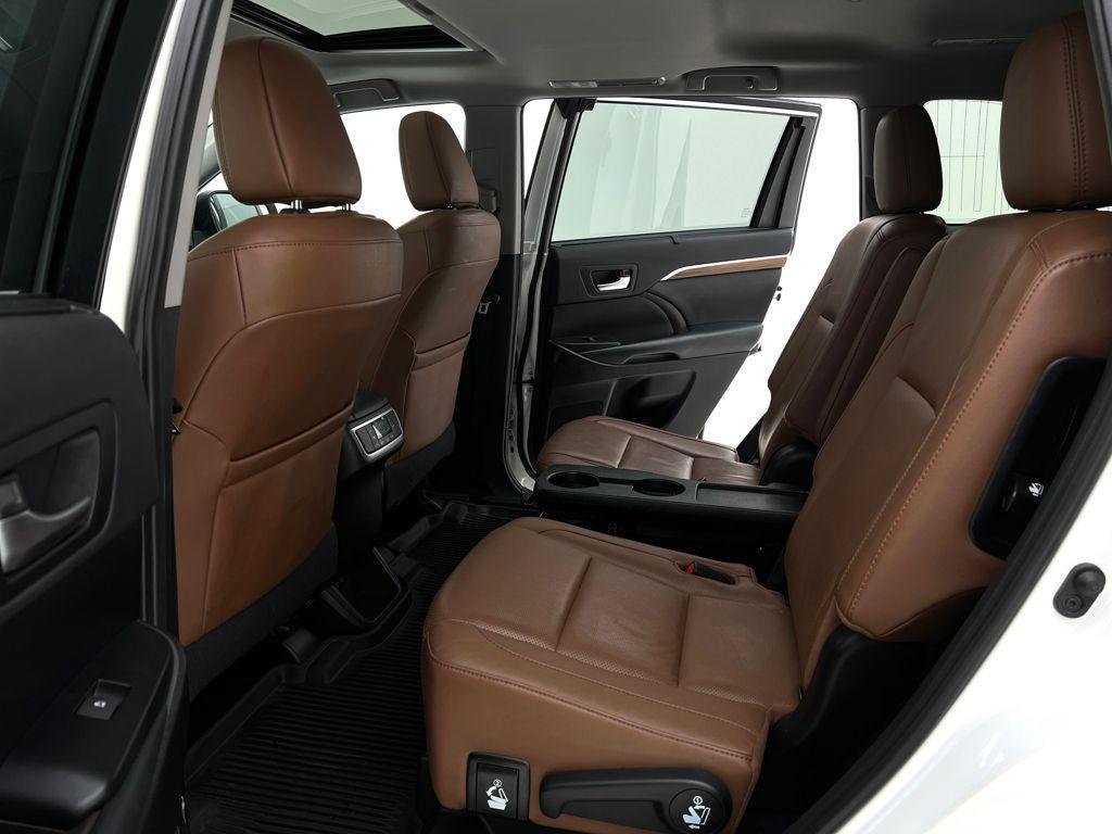 used 2019 Toyota Highlander car, priced at $29,993