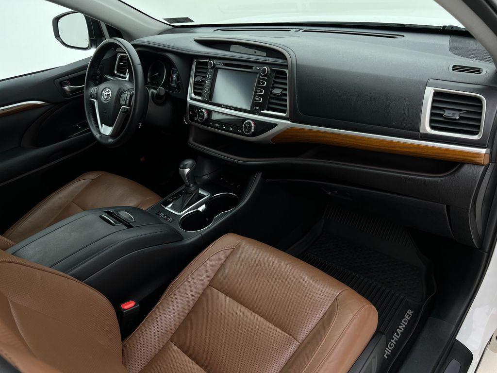 used 2019 Toyota Highlander car, priced at $29,993