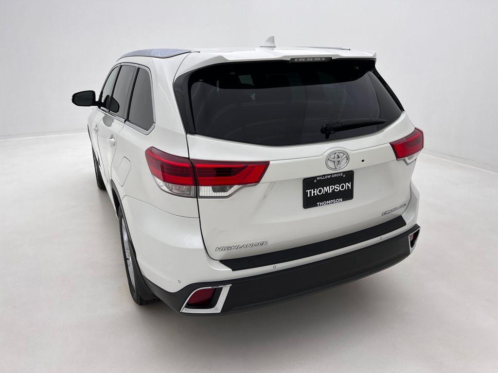 used 2019 Toyota Highlander car, priced at $29,993