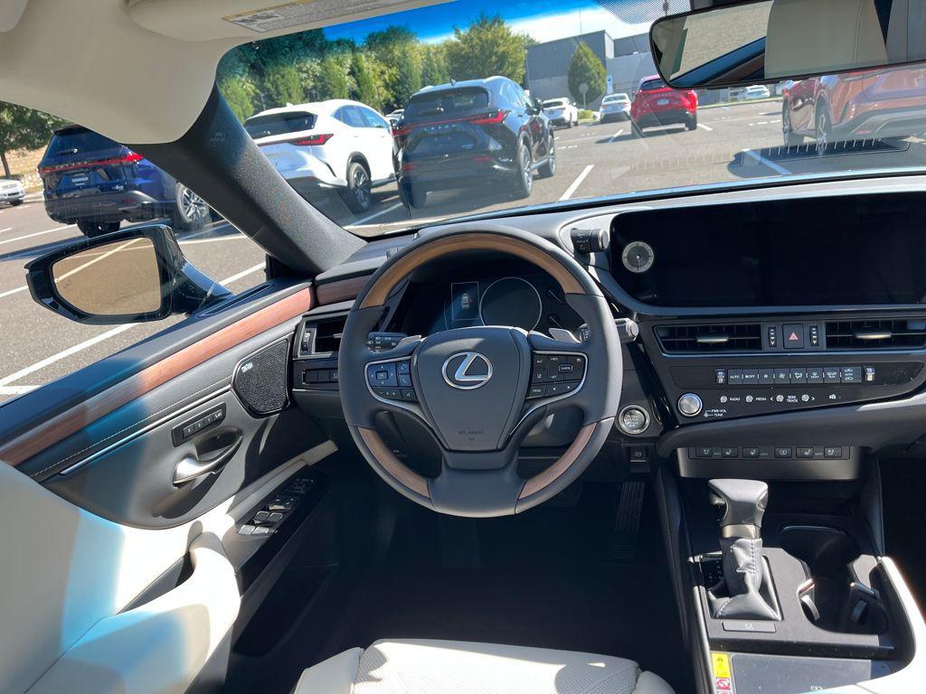 new 2025 Lexus ES 350 car, priced at $54,459