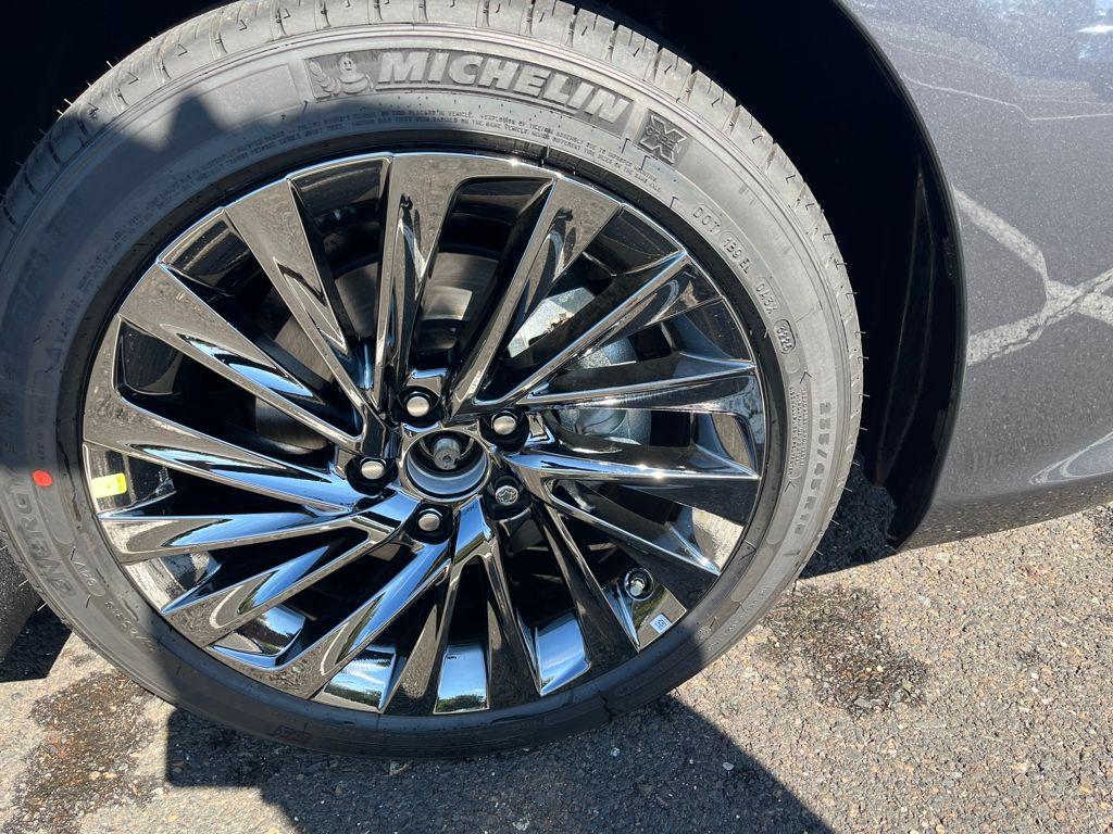 new 2025 Lexus ES 350 car, priced at $54,459