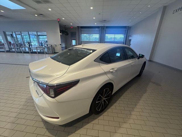 used 2024 Lexus ES 350 car, priced at $42,993
