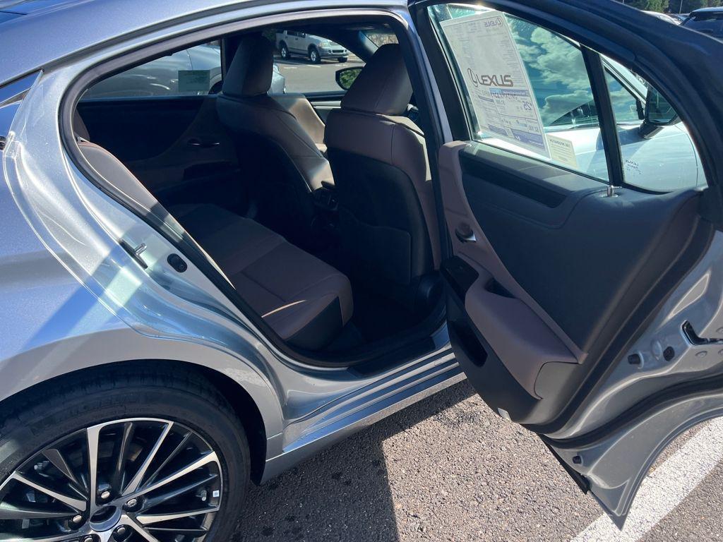 new 2025 Lexus ES 350 car, priced at $50,554