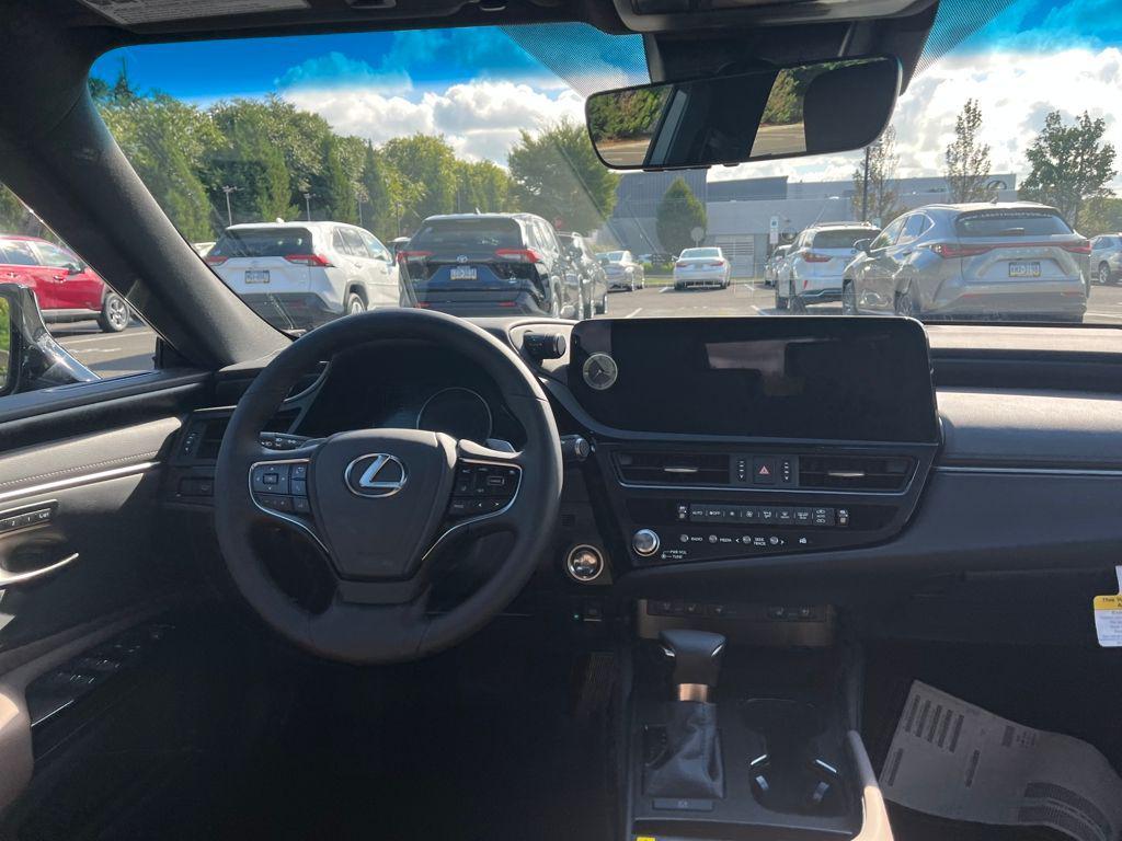 new 2025 Lexus ES 350 car, priced at $50,554