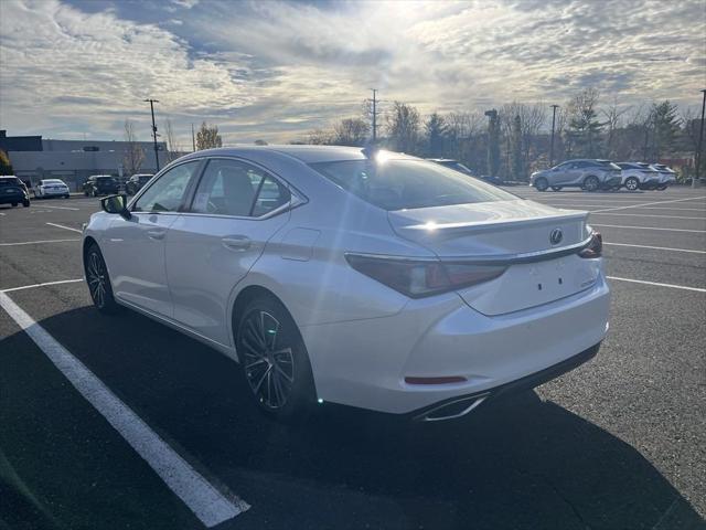 new 2025 Lexus ES 350 car, priced at $50,424