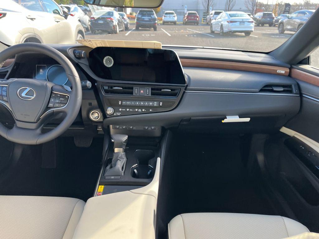new 2025 Lexus ES 350 car, priced at $47,734