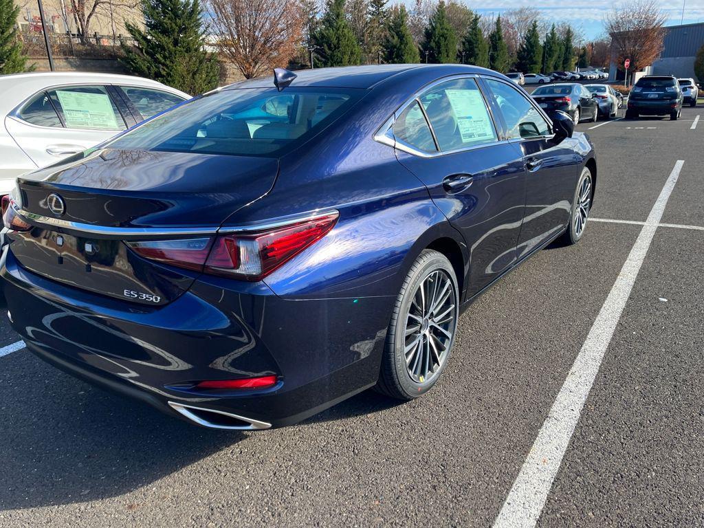 new 2025 Lexus ES 350 car, priced at $47,734