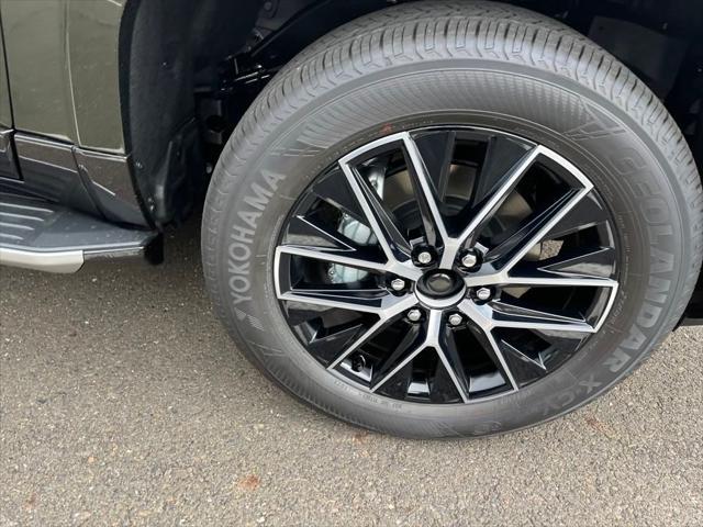 new 2025 Lexus GX 550 car, priced at $73,752